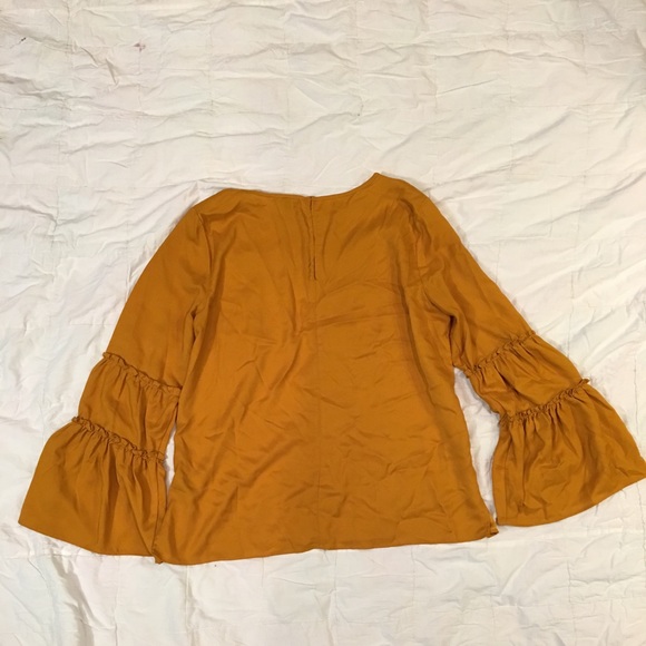 Gold blouse - Picture 7 of 7